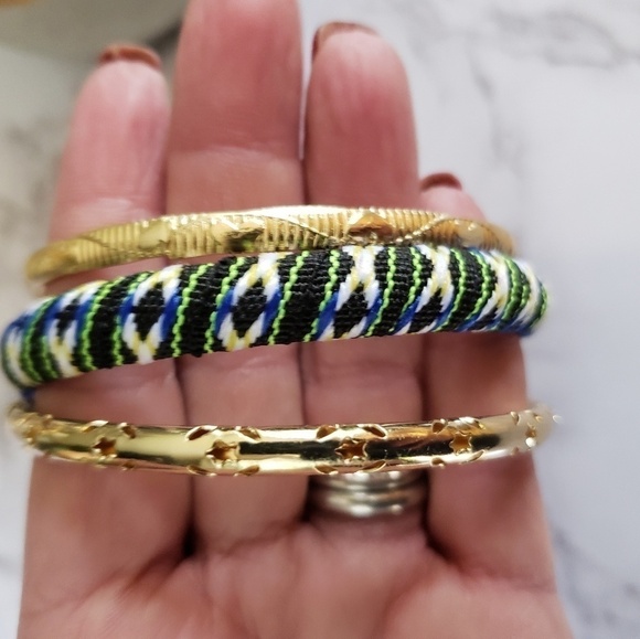 Set of 3 bangle bracelets gold and green fabric boho casual stackable - Picture 2 of 5